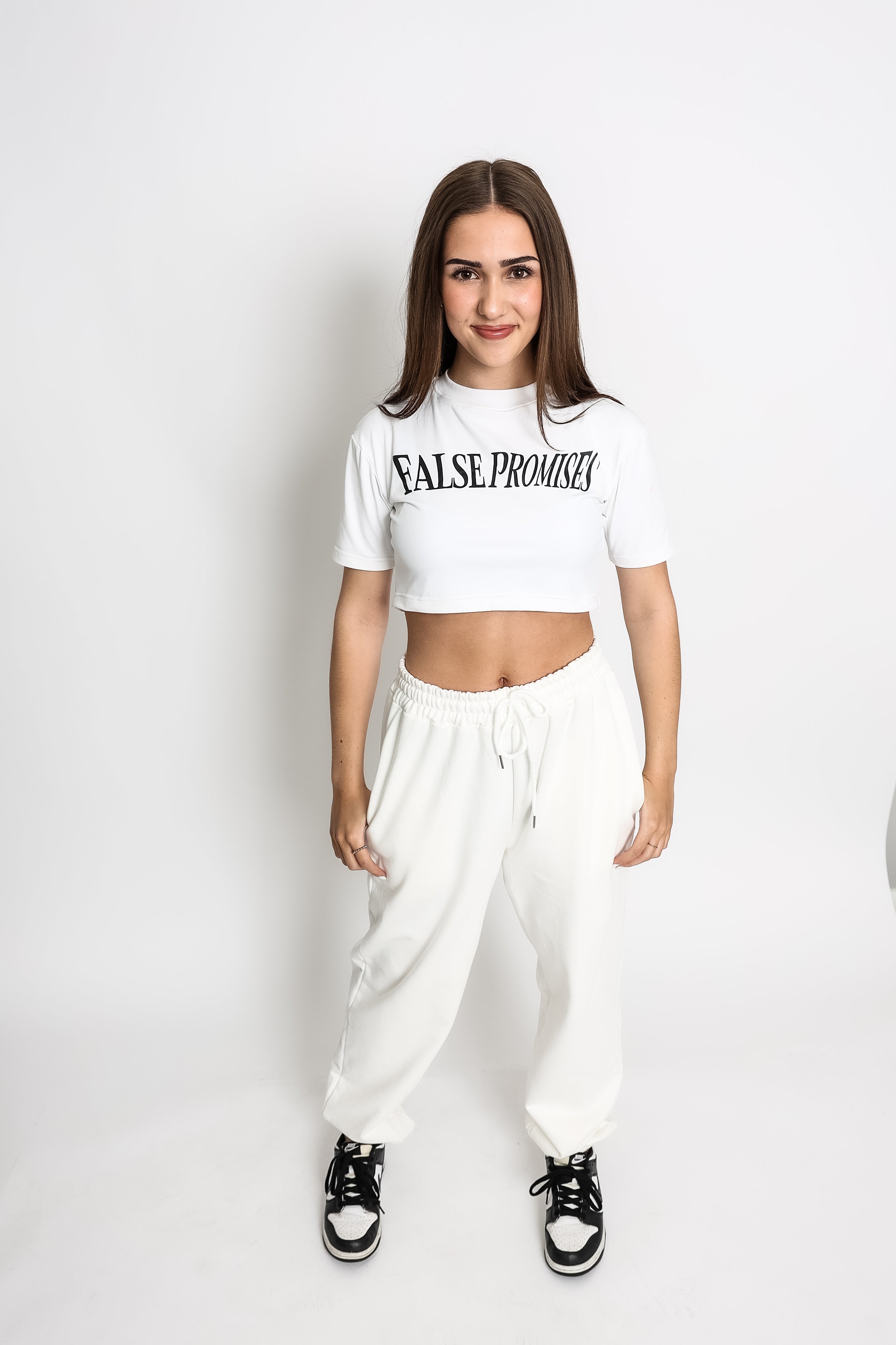 WHITE CXFFED SWEATS